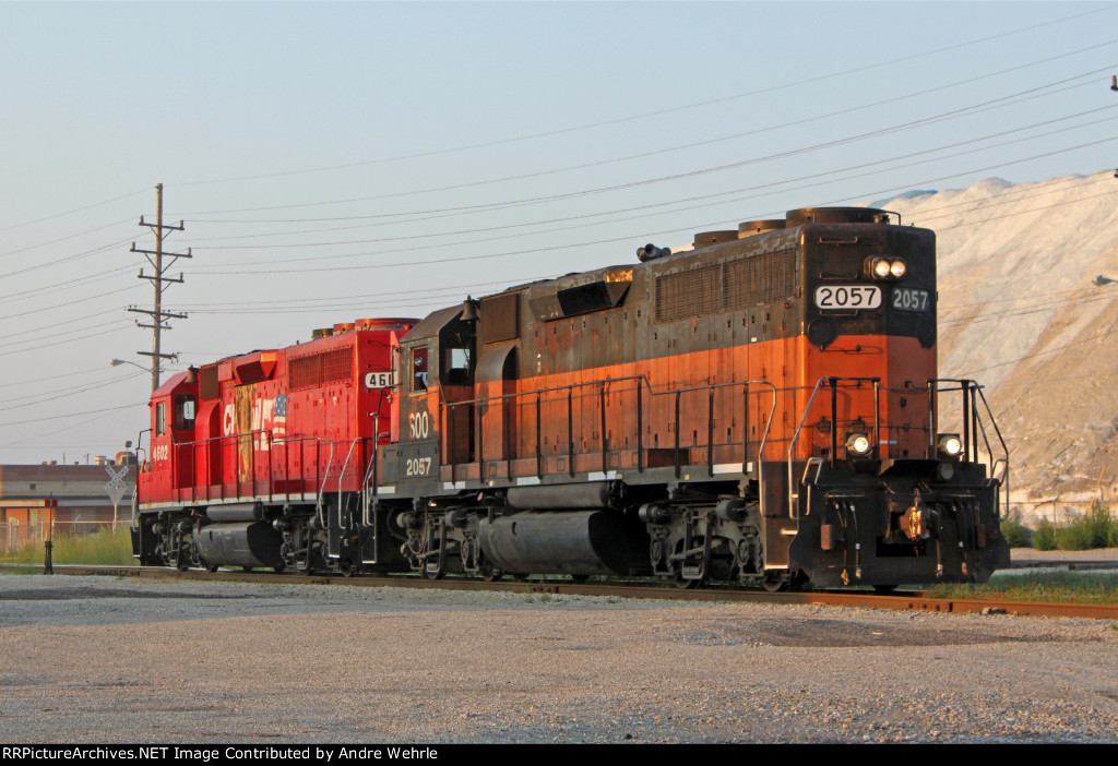 SOO 2057 makes its way across Jones Island with former sister 2003